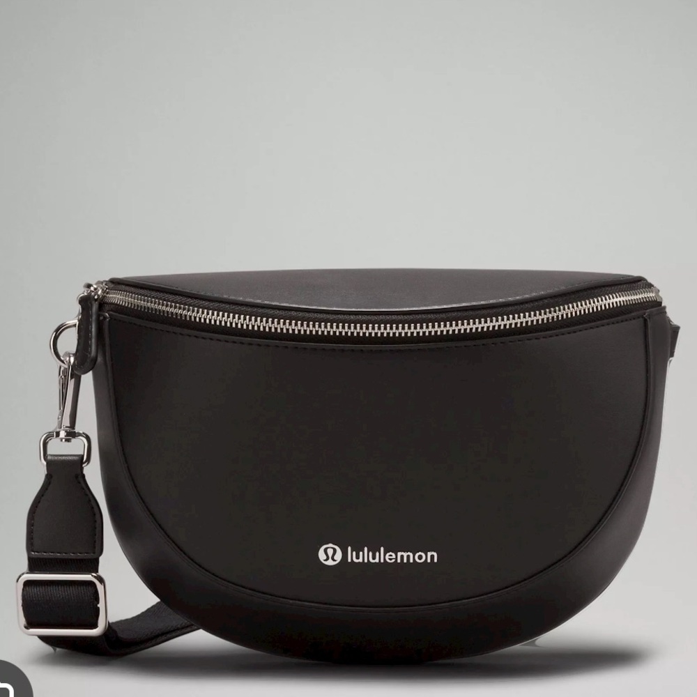 Lululemon alternative saddle crossbody bag 2L